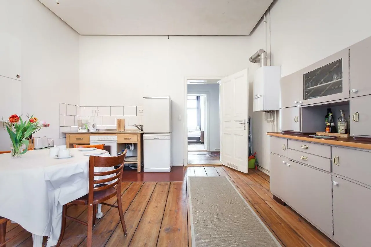 3 Bedroom Apartment Berlino