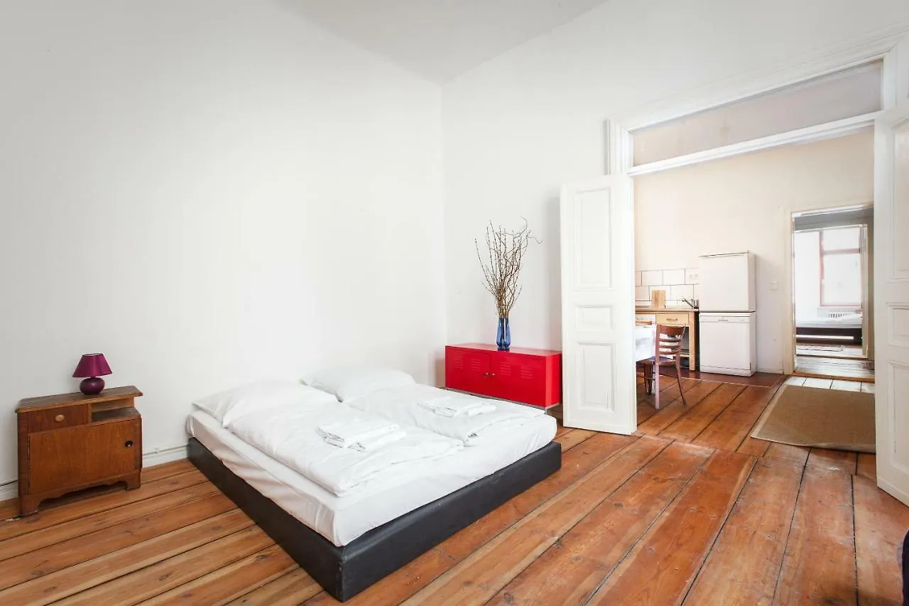 3 Bedroom Apartment Berlino
